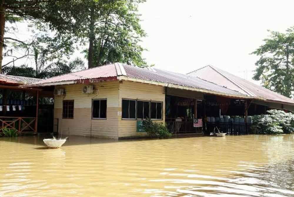 Seramai 420 orang daripada 121 keluarga dipindahkan di dua PPS Beaufort, manakala 102 orang daripada 33 keluarga di satu PPS di Membakut. Foto hiasan