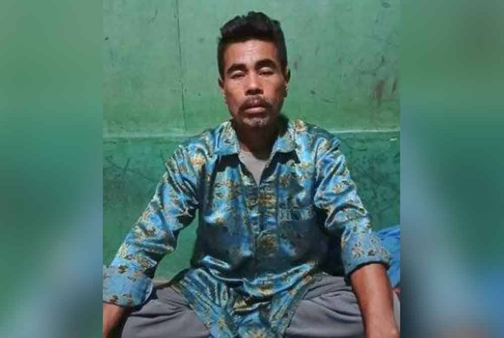 Pengikut Abdul Rosid terdiri daripada ahli keluarganya sendiri. - Foto Agensi