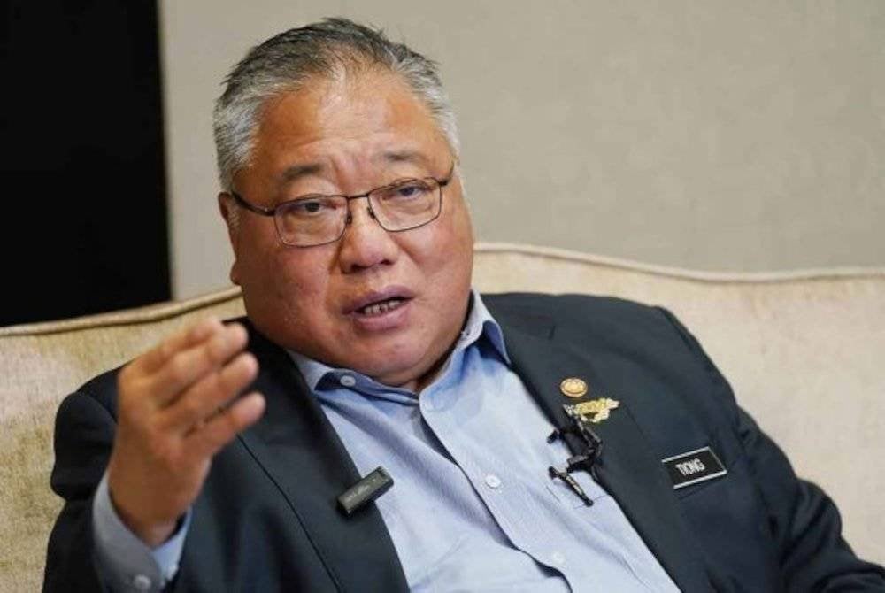 King Sing berkata, melalui program itu, warga asing dibenarkan memohon untuk tinggal di negara ini di bawah kriteria kelayakan berbeza dan mereka yang berjaya akan menerima pas kediaman untuk tempoh tertentu.