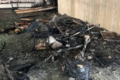 Ruang masjid yang musnah dibakar Zionis pada Jumaat. Foto Agensi