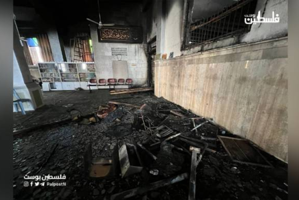 Keadaan di dalam Masjid Al-Nasr selepas dibakar tentera Israel. Foto X/@PalpostN