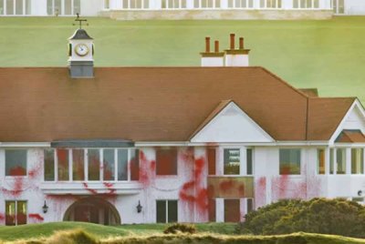 Resort golf disimbah cat merah. Agensi