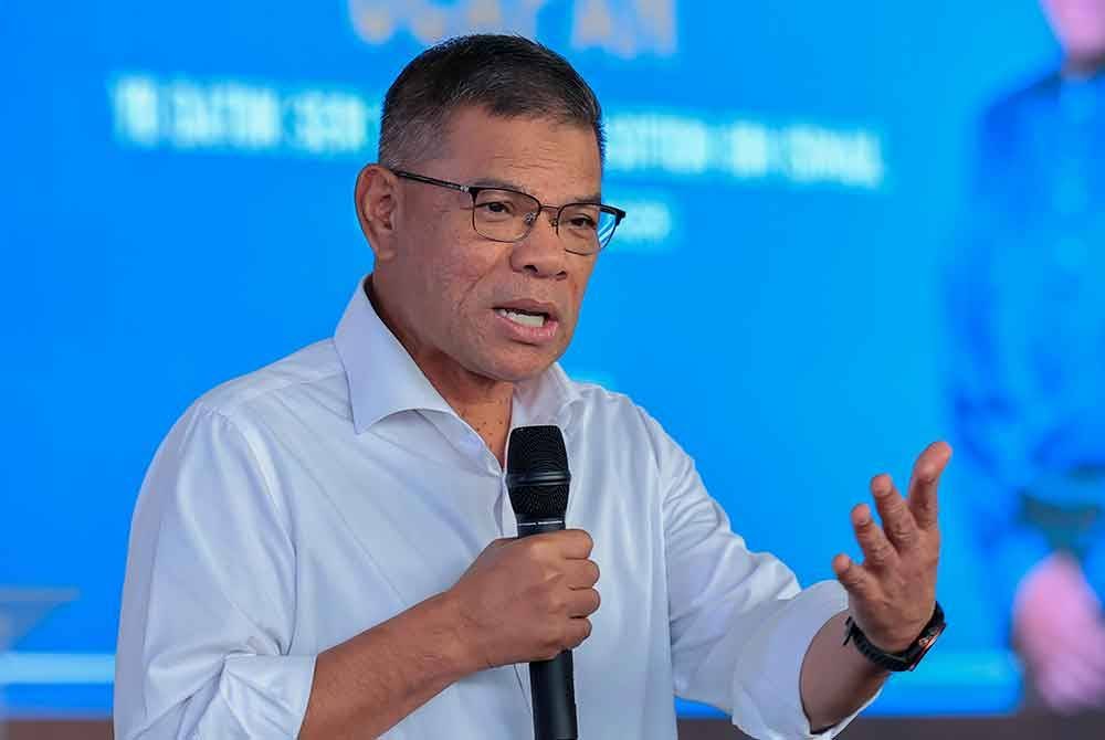 Saifuddin Nasution Ismail menyatakan institusi pondok memiliki kekuatan tersendiri yang boleh dimanfaatkan melalui kerjasama dengan KDN dan PDRM. - Foto fail Bernama