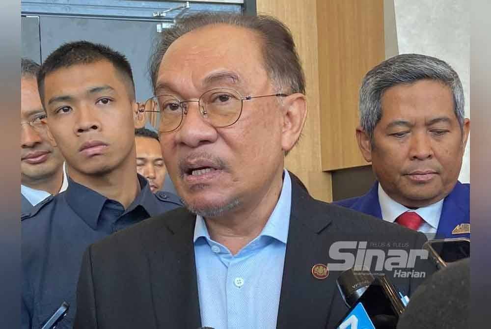 Anwar ketika ditemui pemberita selepas majlis Sambutan Hari Hasil ke-29, di sini pada Isnin.