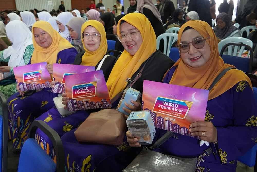 Lebih 200 peserta dari pelbagai agensi kerajaan, persatuan-persatuan, badan bukan kerajaan (NGO) dan komuniti tempatan menyertai Cameron Highland #QuranHour.