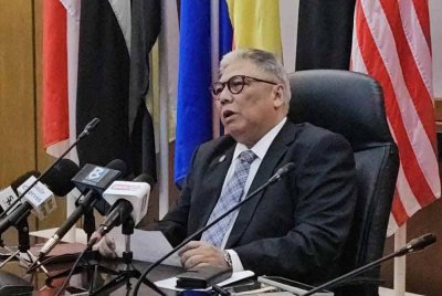 Datuk Seri Kadzim M Yahya