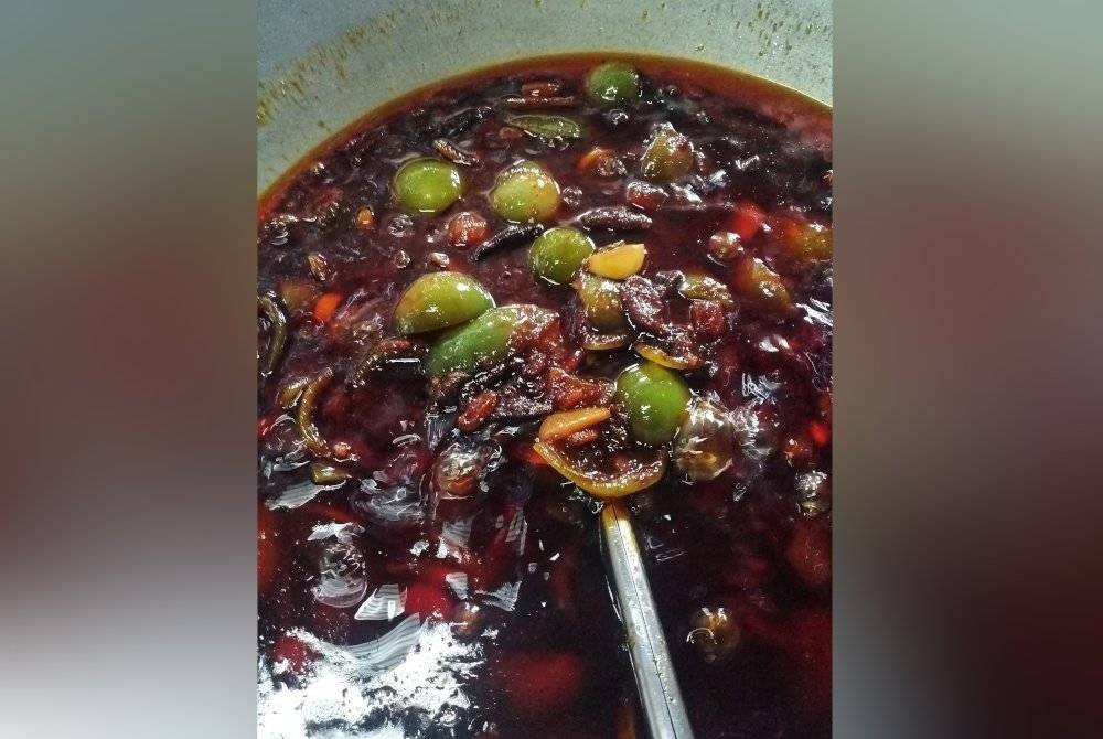 Acar limau telur buaya penambah selera ketika bersahur.