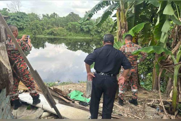 Penduduk sekitar Serendah gempar dengan penemuan mayat seorang lelaki yang terapung di sebuah lombong di belakang klinik kesihatan di sini pada Selasa.