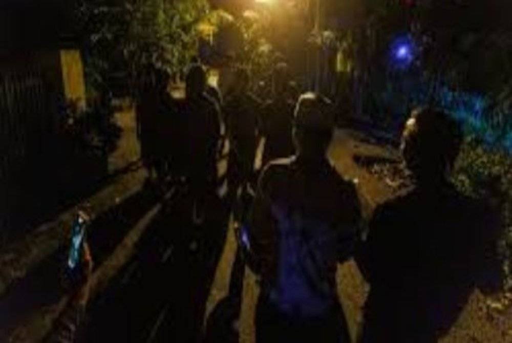 Budaya membangunkan orang untuk bersahur dengan bunyi bising patut dihentikan.
Gambar hiasan