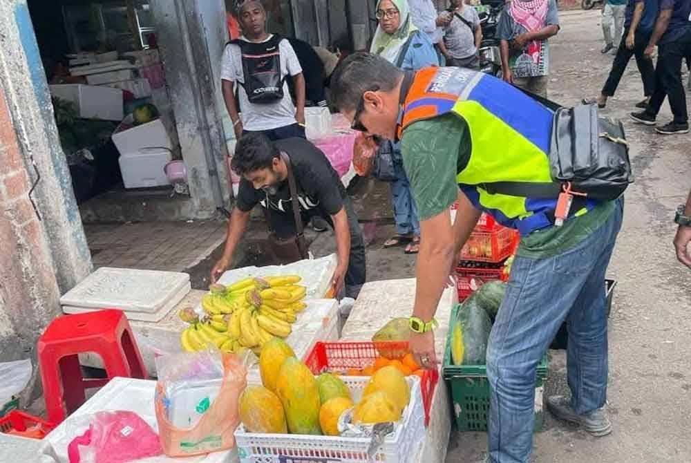 DBKL menyita tiga perniagaan yang beroperasi tanpa lesen, yang didapati dikendalikan oleh warga asing.