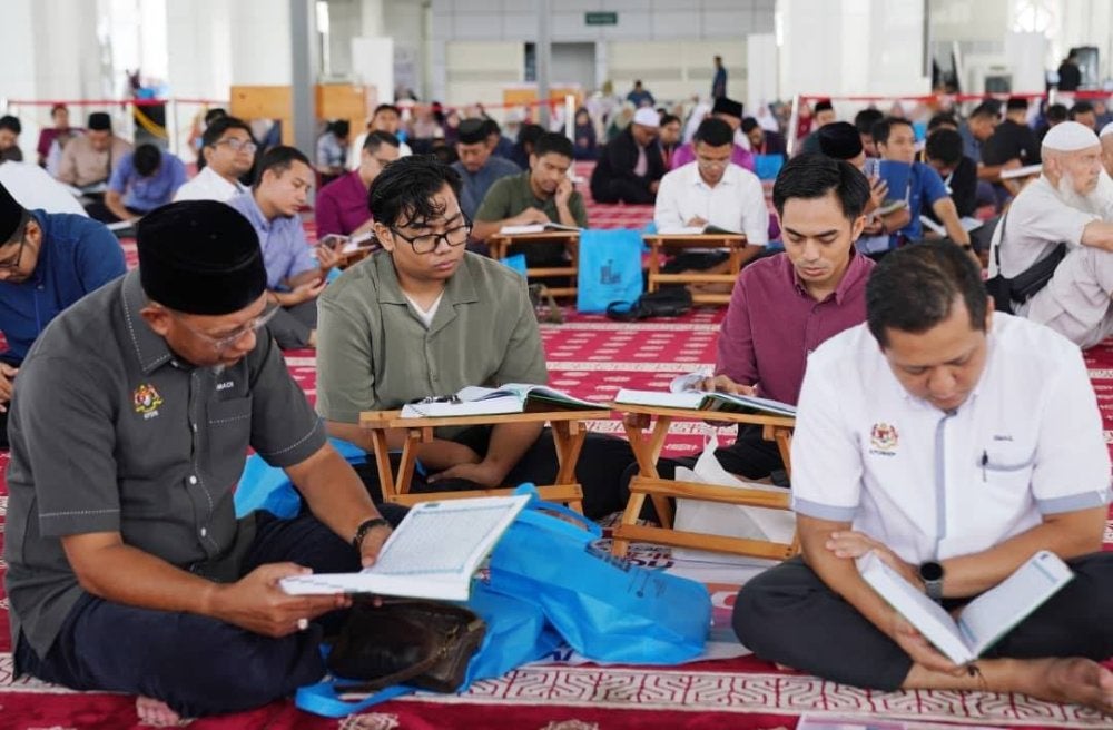 Program di Masjid Tuanku Mizan Zainal Abidin, Putrajaya ini menghimpunkan pelbagai lapisan masyarakat, termasuk pegawai penguat kuasa, badan bukan kerajaan (NGO), organisasi berasaskan komuniti (CBO) serta pelajar institusi pengajian tinggi awam (IPTA).