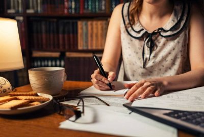 Jumlah penulis kita tidak ramai berdasarkan jumlah buku yang terbit di negara ini. Gambar hiasan 123RF