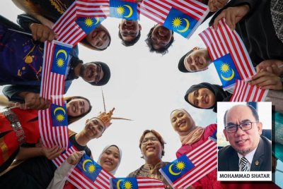 Malaysia dikenali sebagai sebuah negara Islam kerana majoriti penduduknya beragama Islam, dengan kehidupan rakyatnya berlandaskan nilai serta norma masyarakat yang menekankan kesederhanaan dan toleransi. (Gambar kecil: Mohammad Shatar) Gambar hiasan