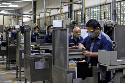 Nilai jualan sektor pembuatan Malaysia pada Januari 2025 meningkat sebanyak 3.5 peratus daripada 5.7 peratus pada Disember 2024. Gambar hiasan