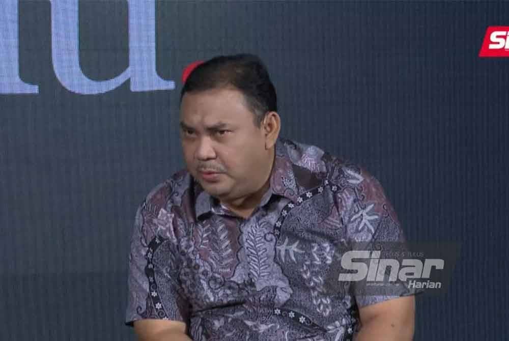 Azman ketika program Interviu bertajuk 'Kerajaan Perlu Buktikan RUU PSB Tidak Jejaskan Rakyat' di Studio F, Kompleks Kumpulan Karangkraf pada Khamis. FOTO SINAR HARIAN.