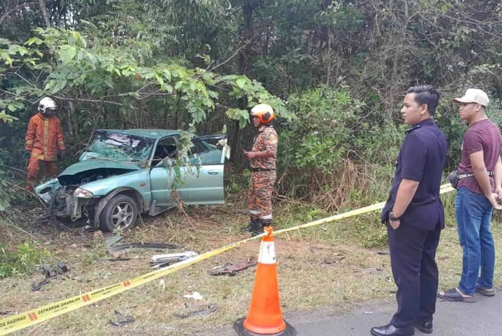 Salah sebuah Proton Wira terlibat kemalangan maut di di Kilometer (KM) 48, Kampung Selamat, Jalan Kuala Terengganu - Kota Bharu, dekat Setiu pada petang Khamis.