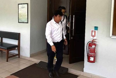 How Eng Hwa hadir ke Mahkamah Sesyen Seremban mewakili syarikatnya.