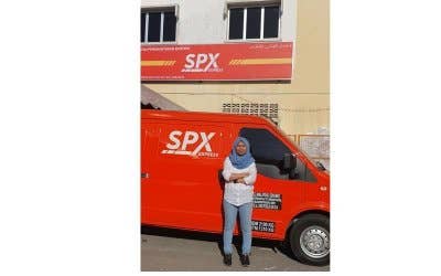 Nur Hidayah Tapri, Pengurus Kawasan Last-Mile SPX di Terengganu memastikan beliau belajar semua perkara, termasuk bidang di luar tugasannya, supaya beliau boleh memimpin dengan yakin dan membuat keputusan yang tepa