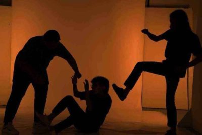 Sekumpulan pelajar Tingkatan Dua dan Tingkatan Tiga sebuah sekolah berasrama penuh di Teluk Intan mendakwa menjadi mangsa buli oleh beberapa pelajar senior dalam satu kejadian pada Sabtu lalu. Gambar hiasan