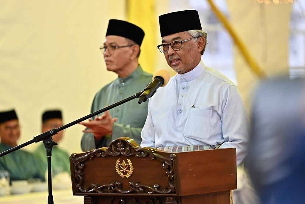 Al-Sultan Abdullah bertitah ketika berkenan menamakan surau Ibu Pejabat Polis Daerah (IPD) Cameron Highlands, pada malam Khamis. Foto Kesultanan Pahang.