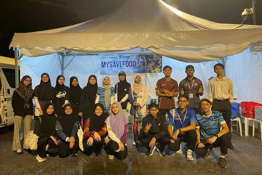 Petugas dan sukarelawan yang terlibat dalam Program MySaveFood.