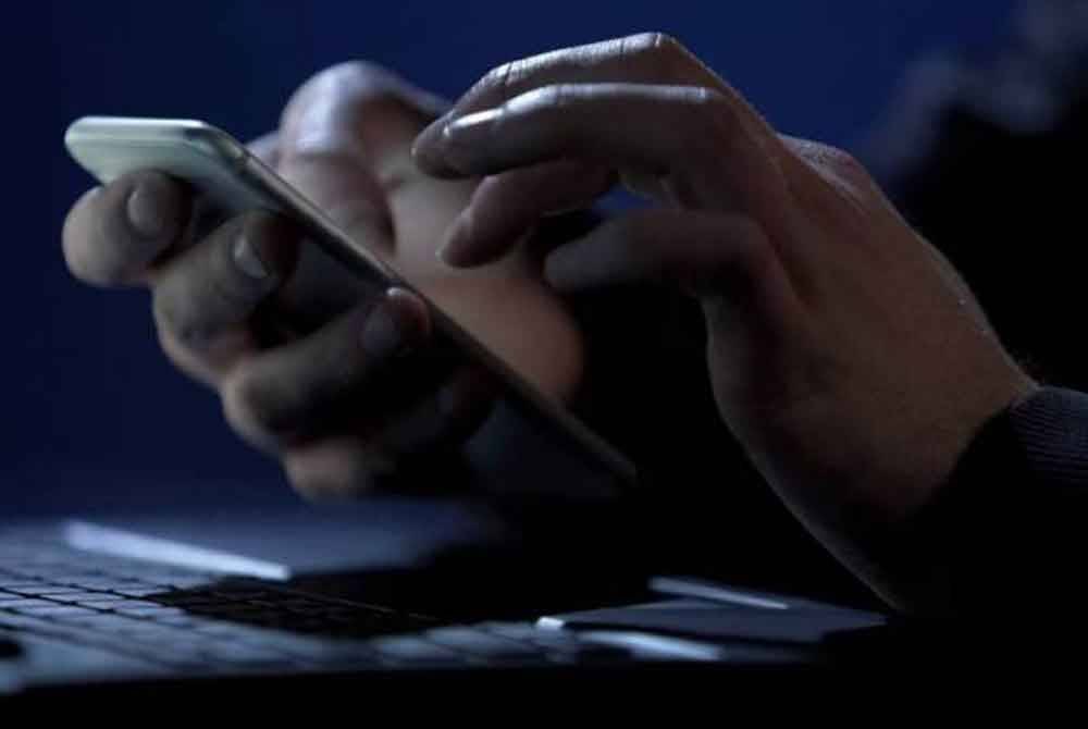 Seorang peniaga mengalami kerugian RM119,072 selepas terpedaya dengan urusan penjualan kenderaan tidak wujud melalui iklan di laman sosial Facebook pada 6 Mac lalu. Gambar hiasan