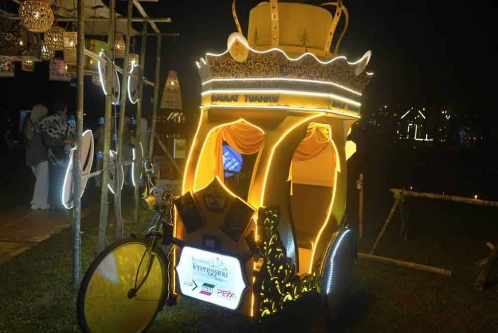 Antara tarikan di tapak milik Kumpulan Perbadanan Iktisad Negeri Terengganu (PMINT) sempena Pertandingan Pelita Raya Terengganu 2025