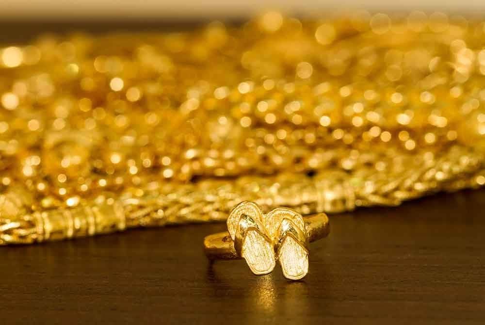 Polis menahan seorang penganggur digelar 'Zarul Solo' yang dipercayai terbabit dalam kes samun barang kemas melibatkan kerugian RM12,000 di sebuah kedai emas di Taman Paya Rumput Utama di Melaka, 9 Mac lepas. Foto hiasan 123RF