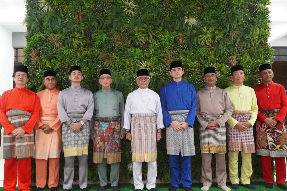 Kebawah Duli Yang Maha Mulia Sultan Pahang, Al-Sultan Abdullah Ri’ayatuddin Al-Mustafa Billah Shah, berkenan berangkat ke majlis perasmian Surau Al-Amin di IPD Cameron Highlands, Pahang, bersama Yang Amat Mulia Tengku Mahkota Pahang, Tengku Hassanal Ibrahim Alam Shah, Pengarah Eksekutif LBS, Dato’ Sri Daniel Lim, serta para kenamaan. Surau ini dibina oleh LBS dengan dana inisiatif ASEAN Social SRI Sukuk Wakalah, mencerminkan komitmen terhadap pembangunan komuniti dan tanggungjawab sosial.