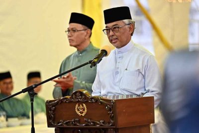 Al-Sultan Abdullah bertitah ketika berkenan menamakan surau Ibu Pejabat Polis Daerah (IPD) Cameron Highlands, pada malam Khamis. Foto Kesultanan Pahang.