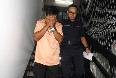 Muhamad Hafizul dibawa ke lokap Mahkamah Sesyen Ipoh pada Jumaat selepas dijatuhkan hukuman denda RM5,000 atas pertuduhan menipu program latihan praktikal sangkar laut yang tidak wujud, lapan tahun lalu.