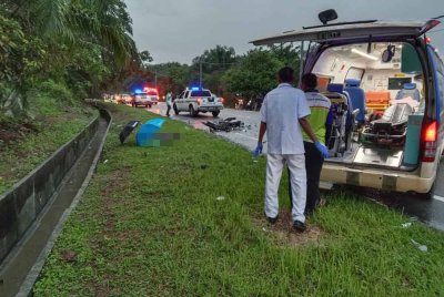 Seorang pekerja kilang maut selepas bertembung dengan kenderaan anggota polis yang menjalankan tugas mengiring di Selama pada Khamis. Foto: Ihsan Pembaca