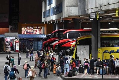 APAD akan mengeluarkan 300 Lesen Perubahan Sementara kepada pengusaha bas ekonomi bagi menampung permintaan tinggi sempena sambutan Aidilfitri tahun ini. - Gambar hiasan