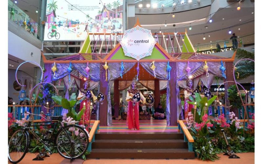 Acara ‘Raya Dulu & Kini’ yang berlangsung di Central i-City pastinya meriah dengan pelbagai pertandingan dan persembahan seni tradisional.