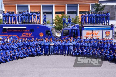 Aminurrahim (barisan depan, tengah) bersama pegawai tertinggi APM dan kumpulan peserta Latihan Tahunan PASPA: Individual Physical Test and Endurence Training 2025. Foto Sinar Harian - HALIM ABDUL WAHID