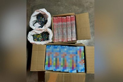 Antara stok mercun yang dirampas dalam serbuan di pangkalan haram Lan Bundle di Rantau Panjang pada Khamis. Foto PGA