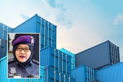 Kontena dagangan yang disahkan mengandungi e-waste diserahkan kepada JAS. (Gambar kecil: Anis Rizana)