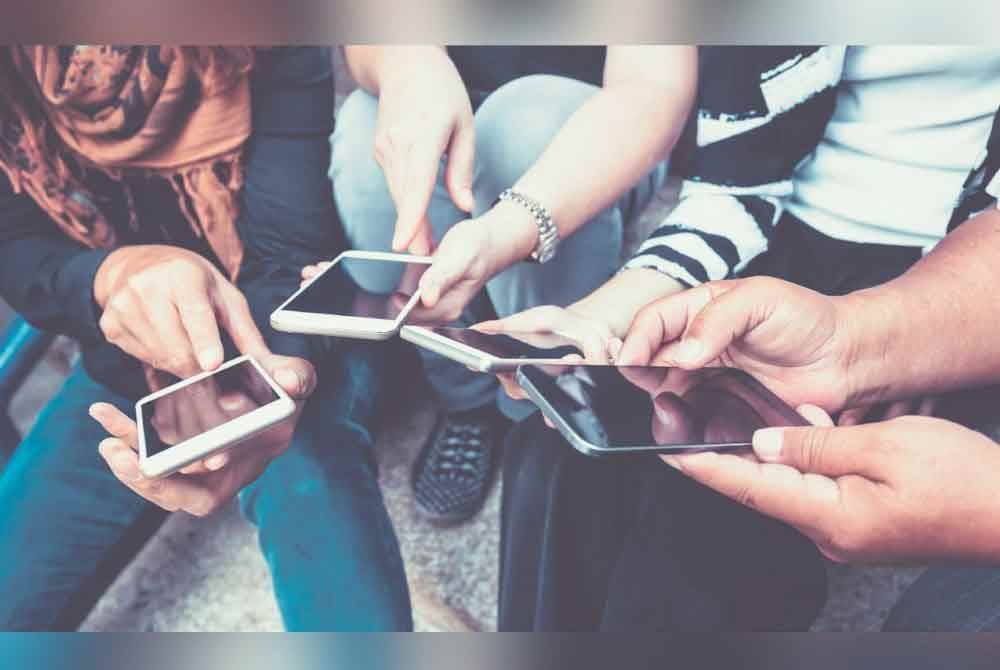 Ramai kini ‘ghairah’ mencari kandungan di media sosial mereka. Semuanya mahu dikongsi tanpa mahu menyedari yang bersifat peribadi atau yang wajar dikongsi seolah-olah berebut pasaran kapitalis di alam ini.