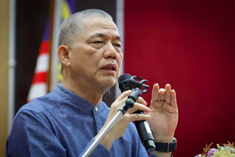 Fadillah menyatakan surat berkenaan dihantar oleh Ketua Whip PN, Datuk Seri Takiyuddin Hassan pada Jumaat lalu dan baharu sahaja menerimanya.