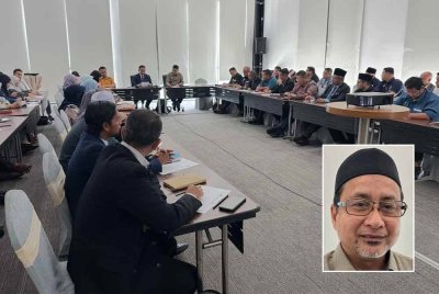 Pihak-pihak yang menyertai Sesi Libat Urus Isu-isu Pencegahan dan Penyalahgunaan di negeri Kelantan. Gambar kecil: Zamakhshari