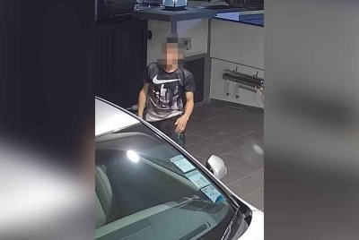 Tangkap layar CCTV memaparkan suspek yang dipercayai terlibat dalam beberapa kes pecah rumah di USJ 6.