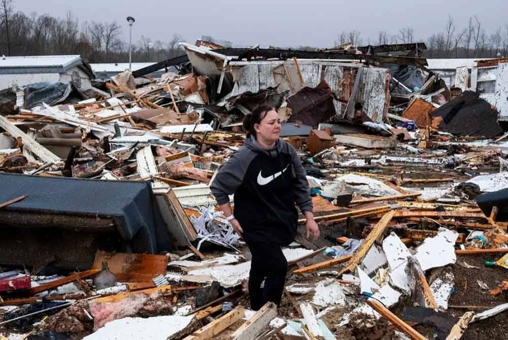 Puting beliung yang melanda Amerika Tengah mengakibatkan kemusnahan teruk.