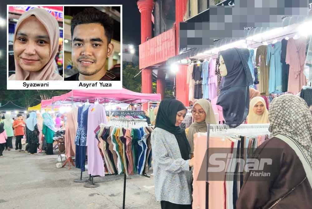 Najwa Arinah (kiri) melihat kualiti kain, corak serta warna kerana beli dalam talian kadangkala warna dilihat berbeza apabila diterima. Foto dari kiri: Syazwani, Asyraf