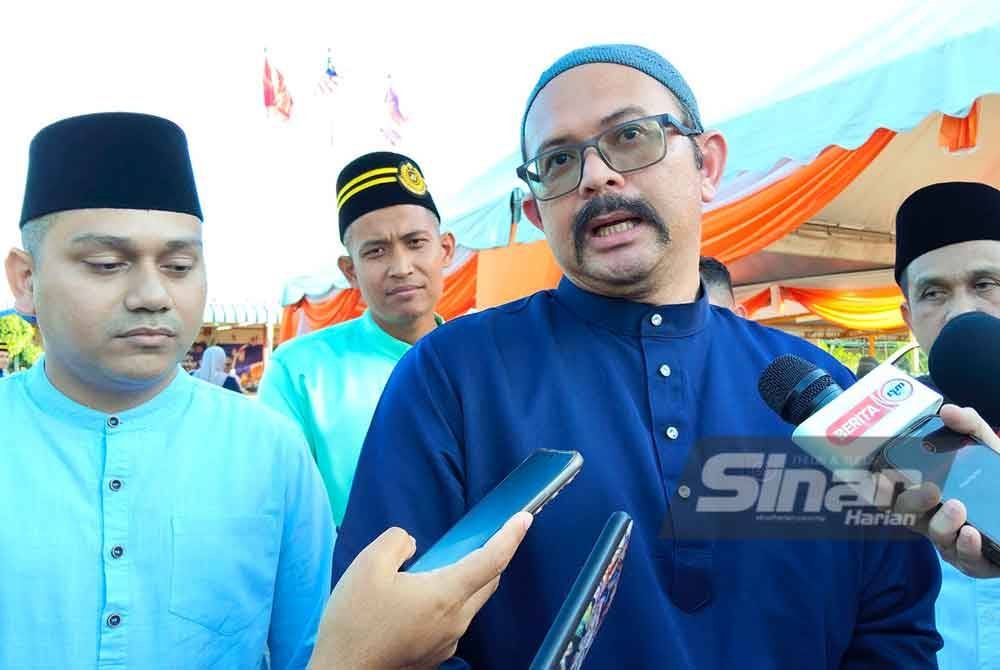 Mohd Misuari (tengah) semasa sidang akhbar ketika ditemui pada sesi libat urus Operasi Hari Raya Aidilfitri (HRA) 2025 JPJ Kelantan di Stesen Penguat kuasa Bukit Jawa, Pasir Puteh pada Isnin.