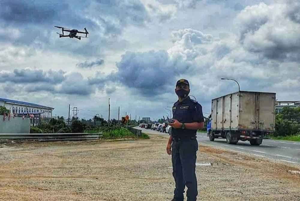 JPJ Kelantan menggunakan dron bagi memantau kemasukan 2 juta kenderaan perantau yang dijangka pulang ke negeri ini untuk menyambut Aidilfitri.