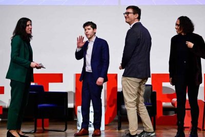 Sam Altman menghadiri perbincangan panel mengenai AI di Universiti Teknikal Berlin. Foto AFP