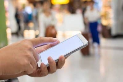  Seorang peniaga mi kolok di Batu Kawa, Kuching, Sarawak, ditahan pada Ahad kerana menyimpan bahan penderaan seksual kanak-kanak dan dewasa dalam telefon bimbitnya. Foto hiasan