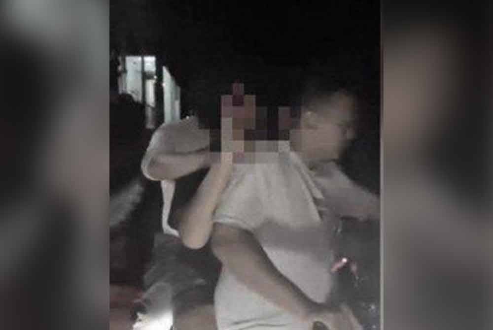 Insiden itu turut menjadi tular di media sosial. Foto Agensi