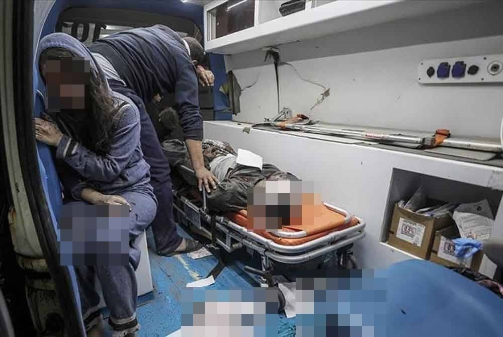 Sekurang-kurangnya 200 rakyat Palestin termasuk wanita dan kanak-kanak terkorban selepas tentera Israel melancarkan serangan udara berskala besar di Semenanjung Gaza awal pagi Selasa. Foto Agensi