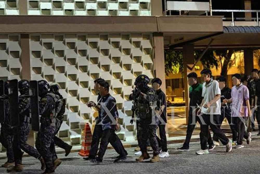 Semalam, polis dalam satu kenyataan mengesahkan insiden 'pengganas', 'tembakan' dan 'tebusan pelajar' di PUO yang mencetuskan panik dan tular di media sosial adalah latihan pengurusan dan pengendalian krisis. - Foto Bernama